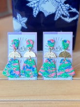 Load image into Gallery viewer, The Front Porch Flowers - Bell & Gold