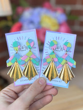 Load image into Gallery viewer, The Pastel Primrose - Arrow and Gold Fan