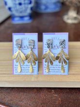 Load image into Gallery viewer, Marbled Golden Sand Collection - Gold Leaf Dangle