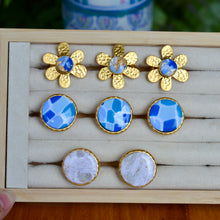 Load image into Gallery viewer, Blue Kaleidoscope Flower Ring