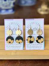 Load image into Gallery viewer, Ecru Fall Flowers - Circle & Fishhook