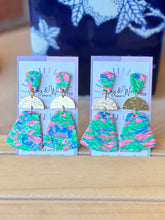 Load image into Gallery viewer, The Front Porch Flowers - Bell & Gold