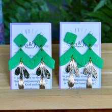 Load image into Gallery viewer, Garden Green - Gold Leaf