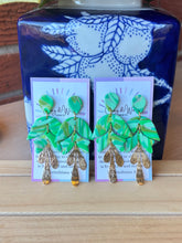 Load image into Gallery viewer, The Green Garden - Double Scallops & Gold Leaf