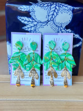 Load image into Gallery viewer, The Green Garden - Double Scallops & Gold Leaf