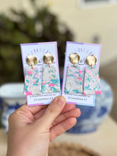 Load image into Gallery viewer, The Morning Glory - Rectangle & Circle Post