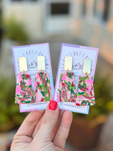 Load image into Gallery viewer, Pink Christmas Marble Mix - Rectangle & Gold Post