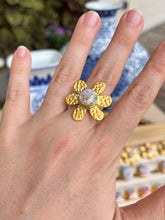 Load image into Gallery viewer, Shimmery Summer Flower Ring