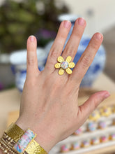 Load image into Gallery viewer, Shimmery Summer Flower Ring