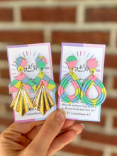 Load image into Gallery viewer, The Pastel Primrose - Round Teardrop