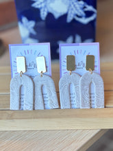 Load image into Gallery viewer, The White Rose - Large Arch