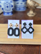 Load image into Gallery viewer, Statement Black - Scallop Circle
