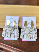 Load image into Gallery viewer, Marbled Golden Sand Collection - Large Arch
