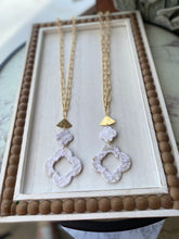 Load image into Gallery viewer, White &amp; Pearl Statement Necklace
