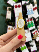 Load image into Gallery viewer, Winter White - Statement Oval Ring
