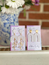 Load image into Gallery viewer, The Chantilly Lace Collection - Small Arch
