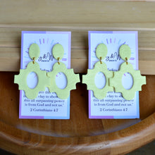 Load image into Gallery viewer, Yellow Sunshine - Moroccan Circle
