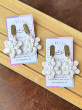 Load image into Gallery viewer, Whispered White - Large Flower
