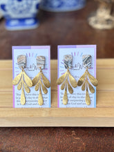 Load image into Gallery viewer, Marbled Golden Sand Collection - Gold Leaf Dangle
