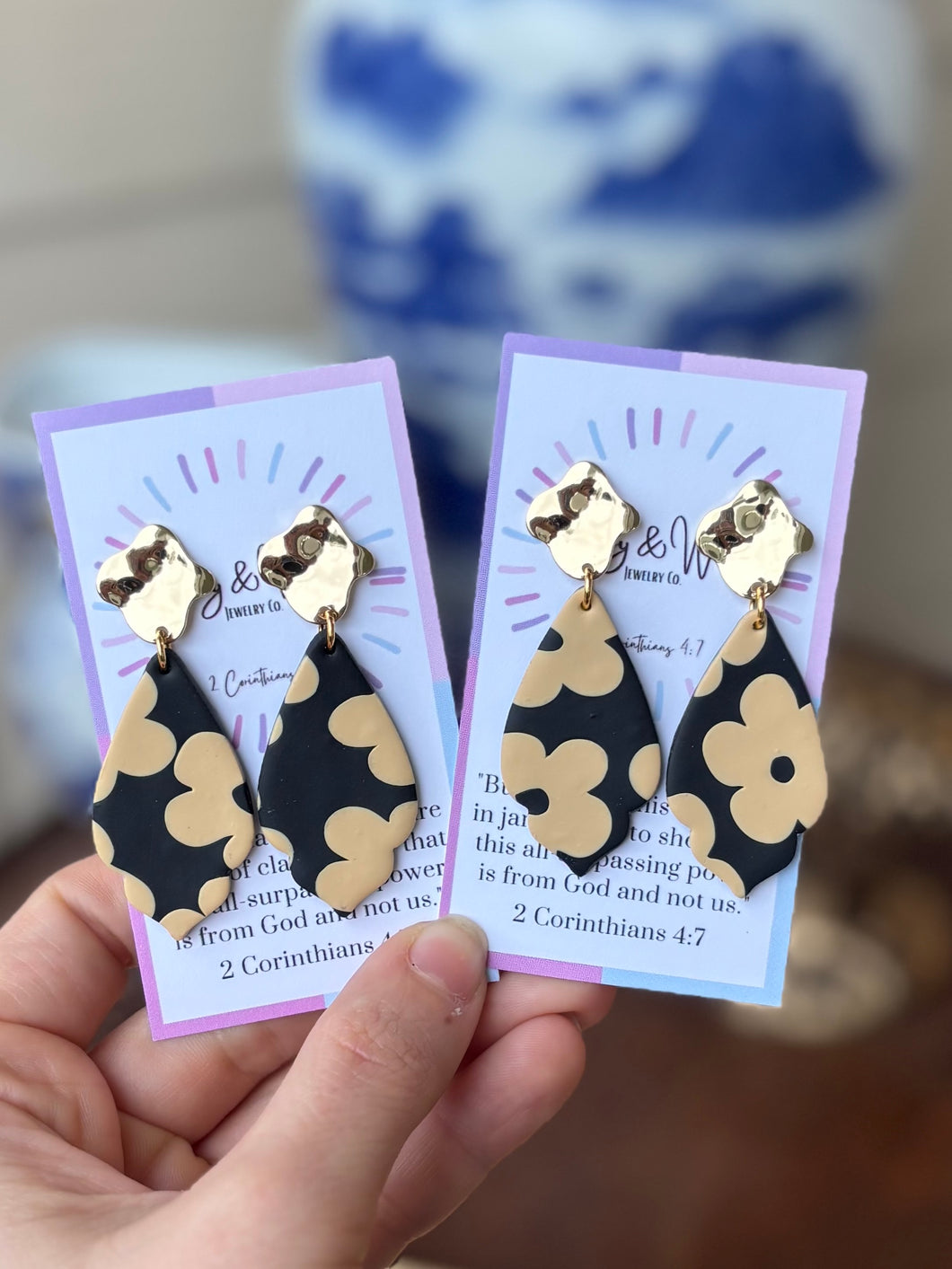 Ecru Fall Flowers - Long Scallop