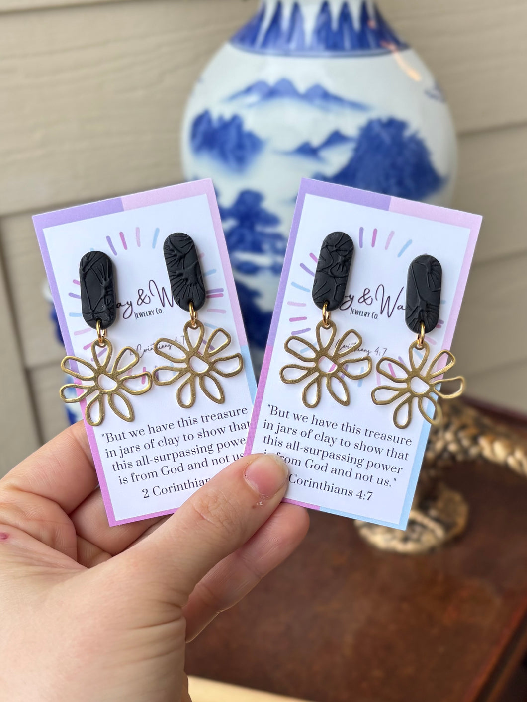 Statement Black - Small Brass Flower