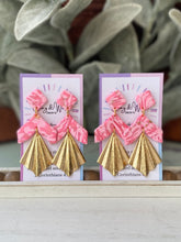 Load image into Gallery viewer, Pink Sugar Collection - Arrow &amp; Gold Fan Charm
