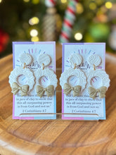 Load image into Gallery viewer, White Wreath with Gold Bow
