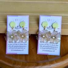 Load image into Gallery viewer, Yellow Sunshine - Brass Flower
