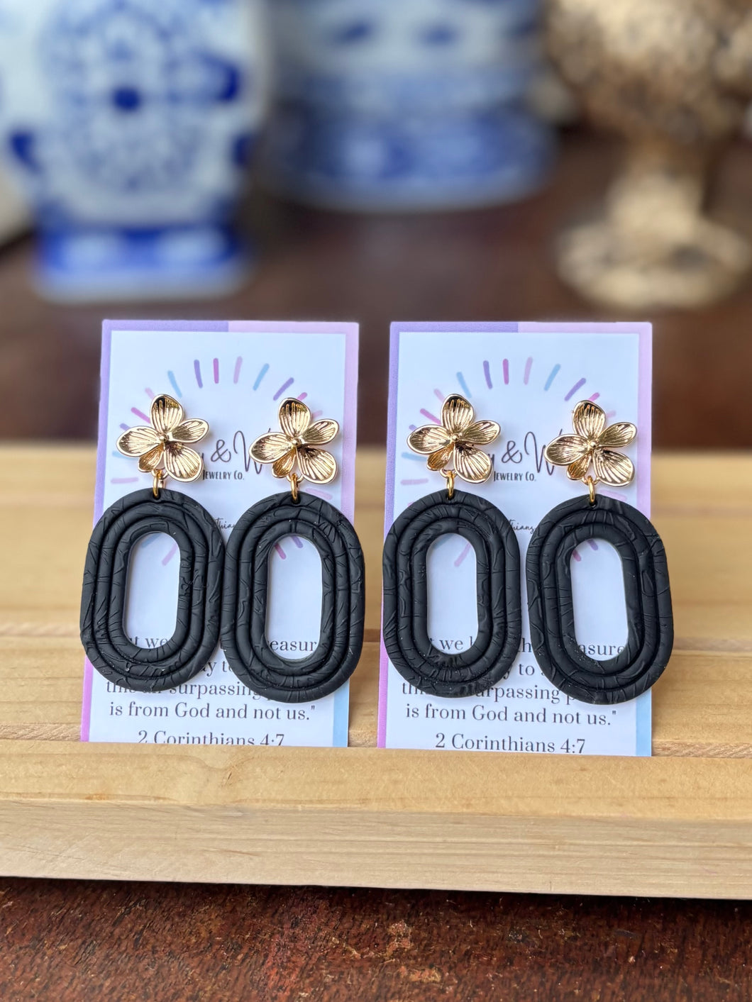 Statement Black - Oval & Gold Flower Post