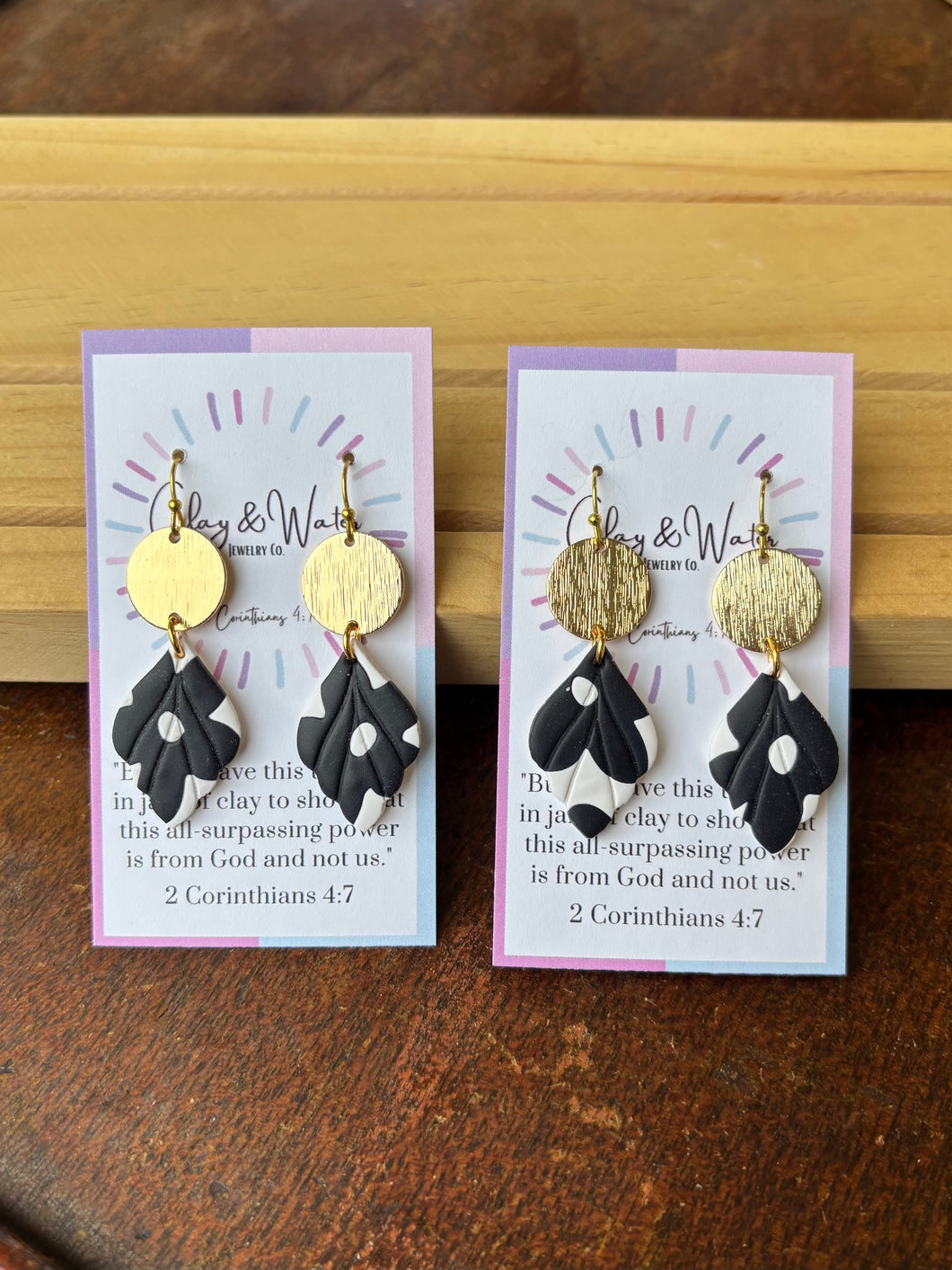 Black & White Flowers - Drop & Fishhook