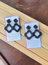 Load image into Gallery viewer, Statement Black - Scallop Circle
