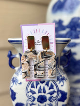 Load image into Gallery viewer, Marbled Golden Sand Collection - Large Arch
