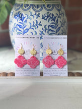 Load image into Gallery viewer, The Rose Garden - Hot Pink Scallop
